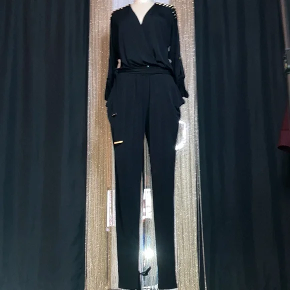 Classic jumper with gold stud Epaulette detail. - Picture 3 of 14